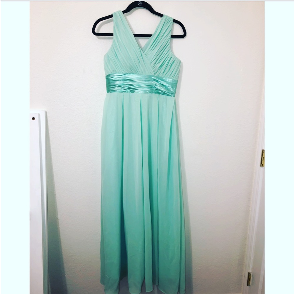 NWOT Beautiful Mint Gown ♥️